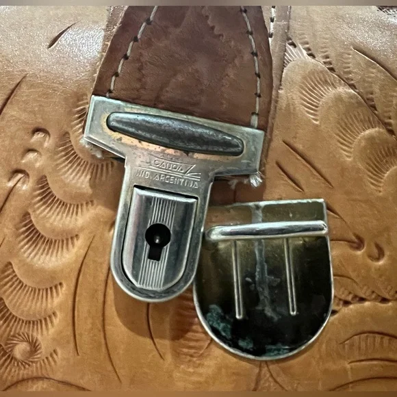 🪸 VINTAGE MR Canoa Industria Argentina Hand Tooled Leather Purse Suitcase Doc… - Picture 12 of 12